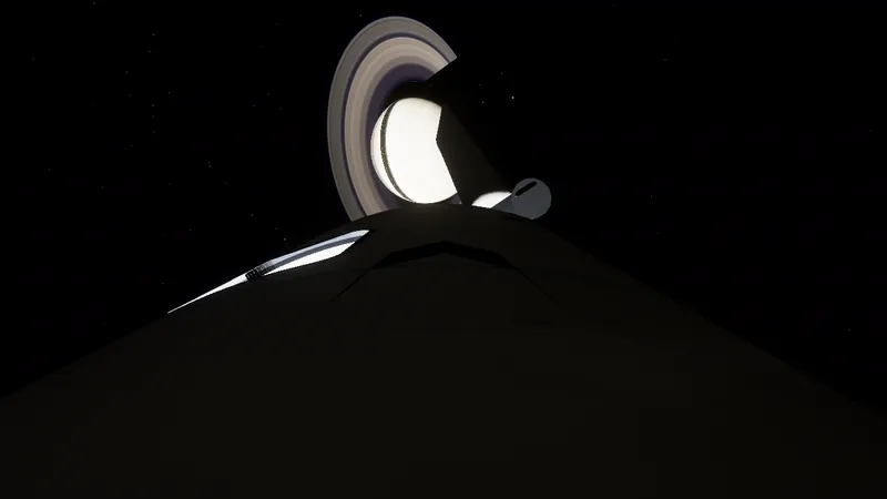 Saturn și inelele lui ridicându-se deasupra botului întunecat al navei LIFTONAUT, văzute de camera de bord
